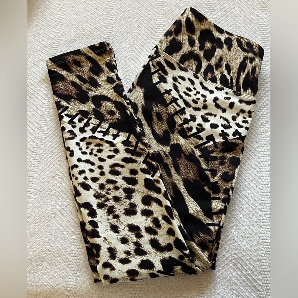 Slim-Sation Leopard Print Leggings by Multiples Size Medium - Picture 8 of 8